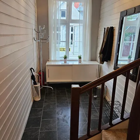 Apartment 3 Bedroom In Heart Of Bergen