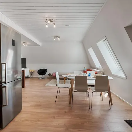 3 Bedroom In Heart Of アパート ベルゲン
