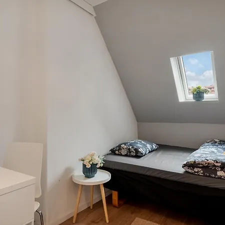 Apartment 3 Bedroom In Heart Of *