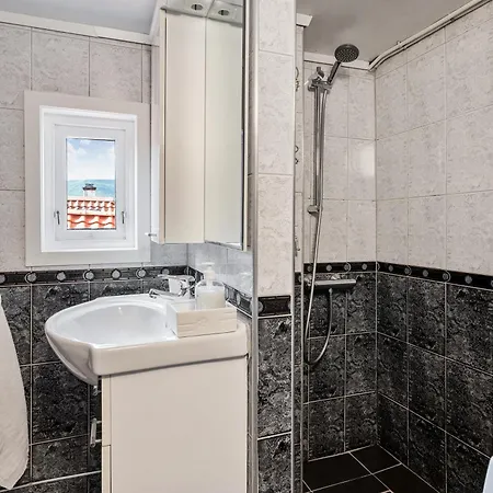 3 Bedroom In Heart Of *