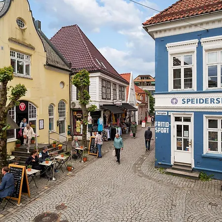 3 Bedroom In Heart Of Apartment