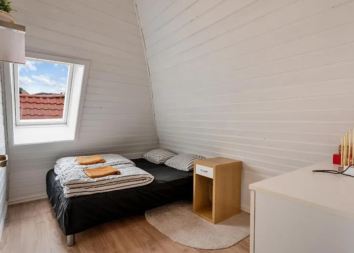 3 Bedroom In Heart Of *